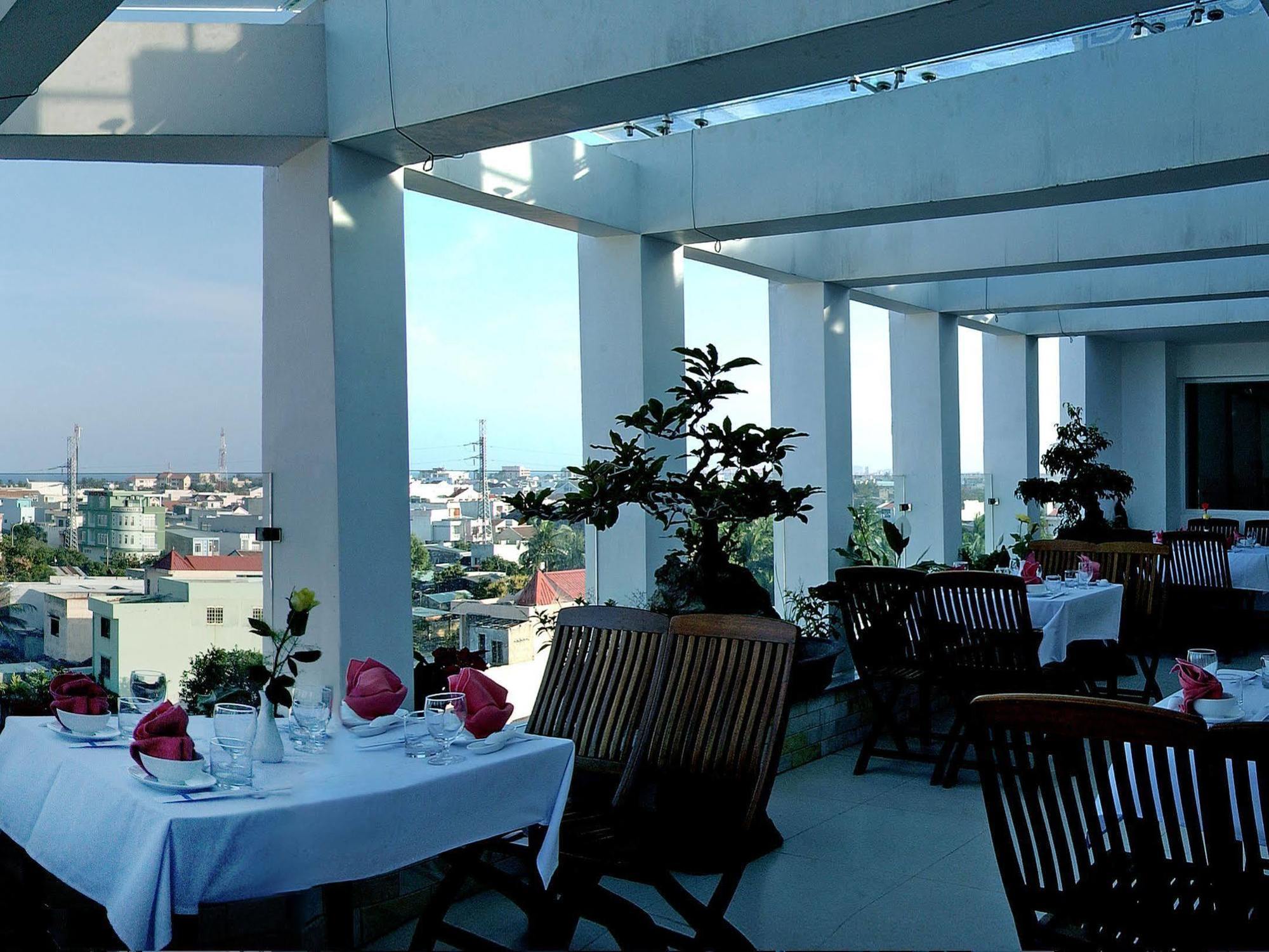 Blue Beach Hotel Da Nang Buitenkant foto